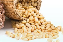 Nueces de potencia de cedro
